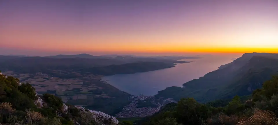 Akyaka'da nehir ve kasaba