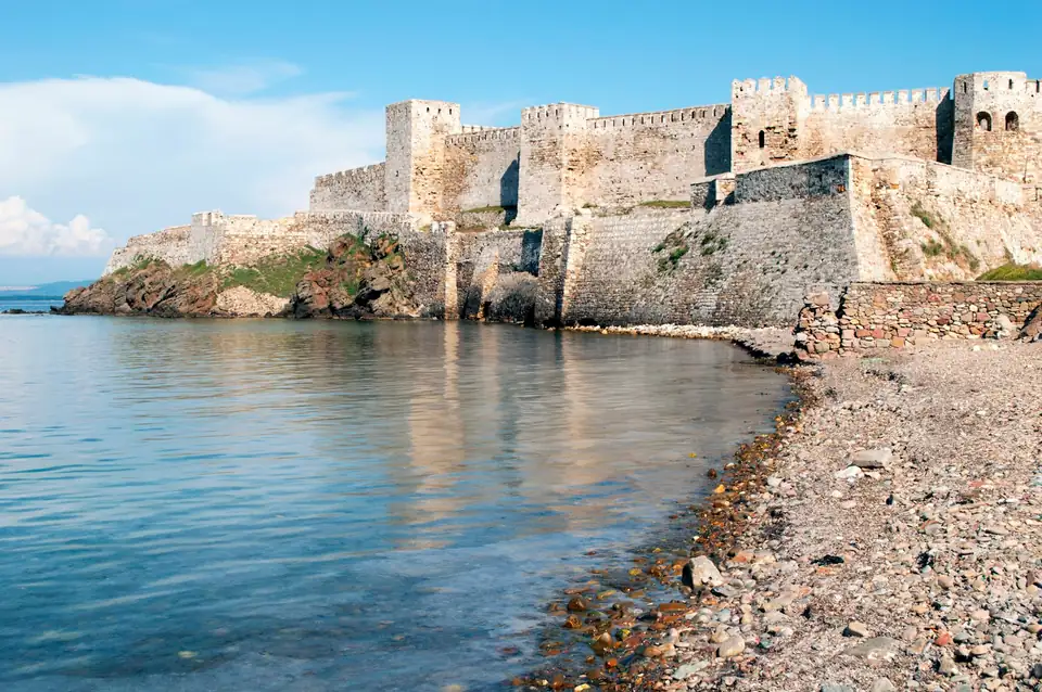 Bozcaada Kalesi ve deniz