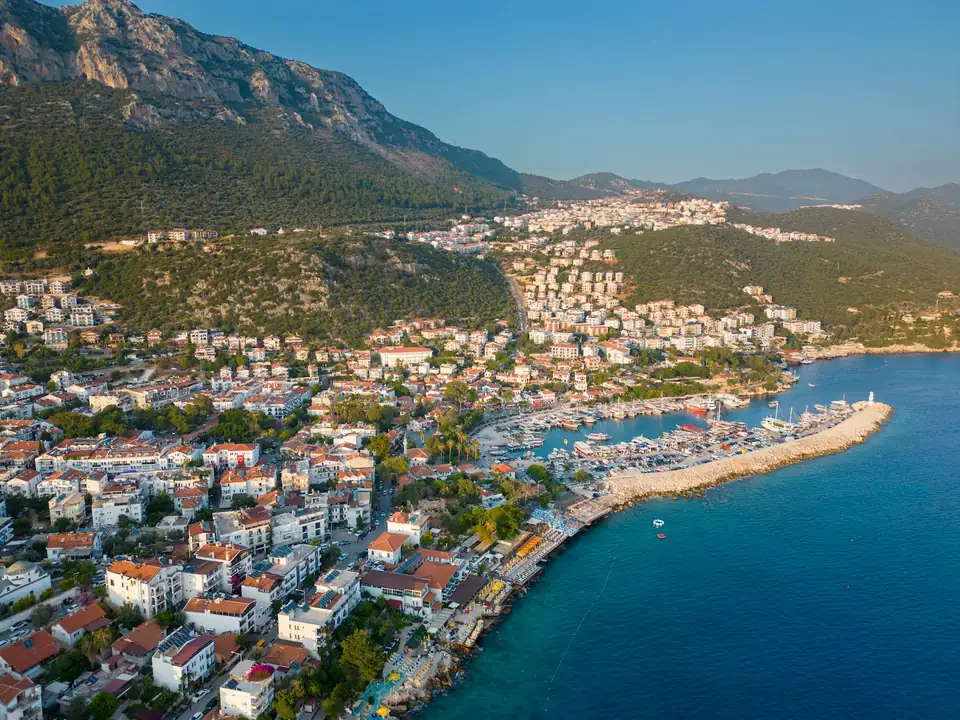 Kaş kasabası ve limanı, havadan