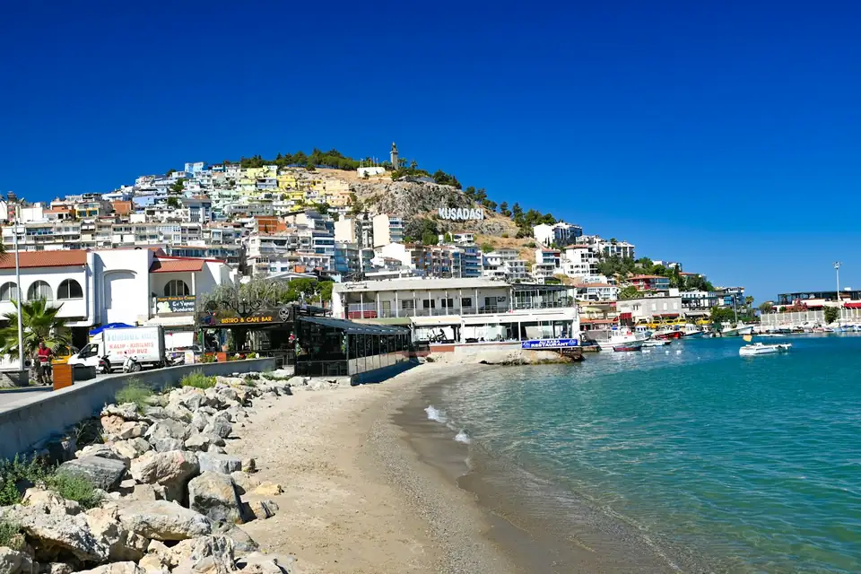 Kuşadası sahili