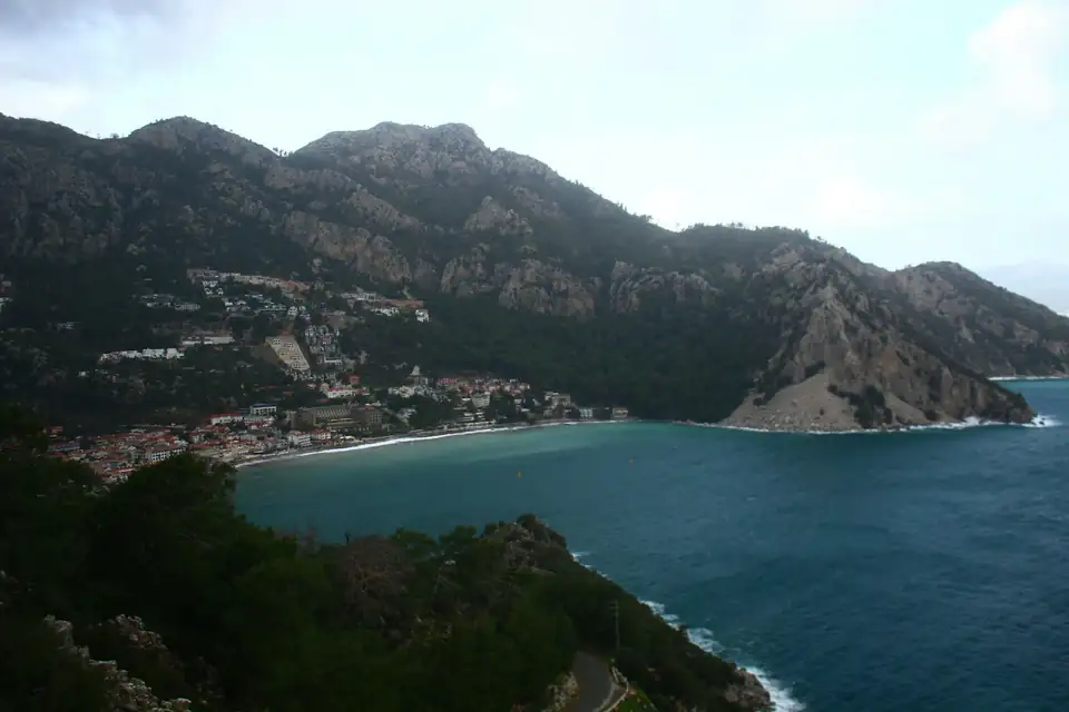 Marmaris koyu ve dağlar